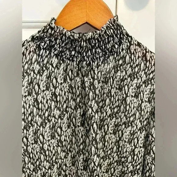 MISA Los Angeles Giana Smock Neck Top In Black White Snake Medium - Picture 7 of 13